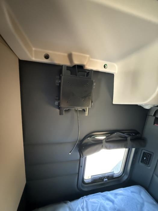 2026 Peterbilt 589-28