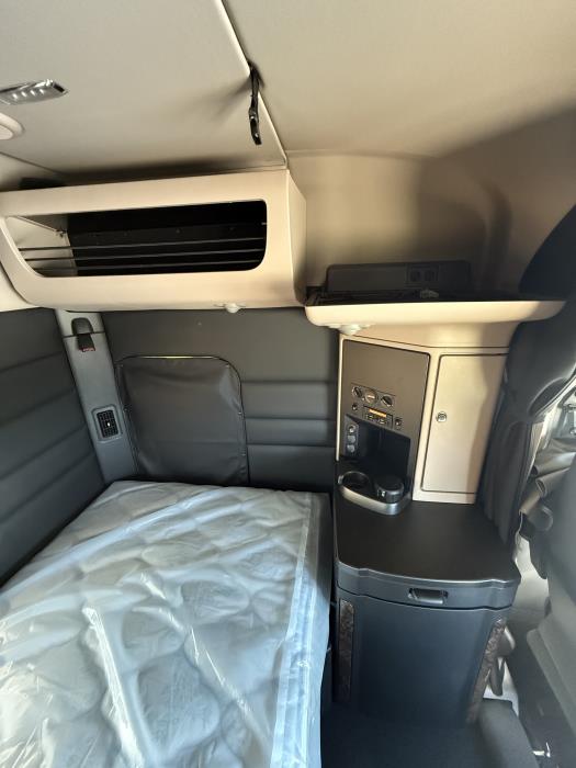 2026 Peterbilt 589-31