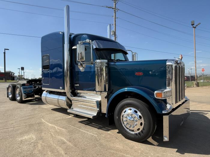 2026 Peterbilt 589-38