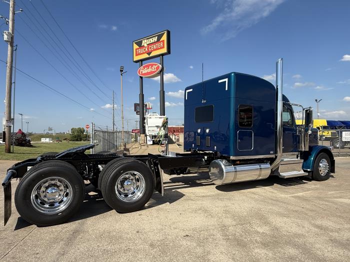 2026 Peterbilt 589-42