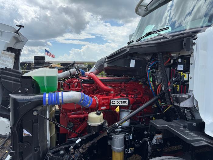 2022 Peterbilt 579-9