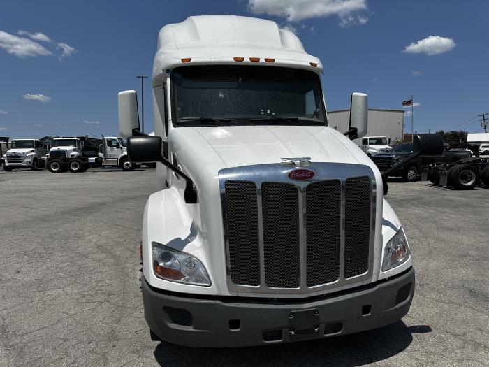 2021 Peterbilt 579 photo 3