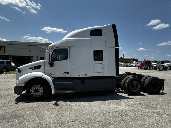2021 Peterbilt 579-4