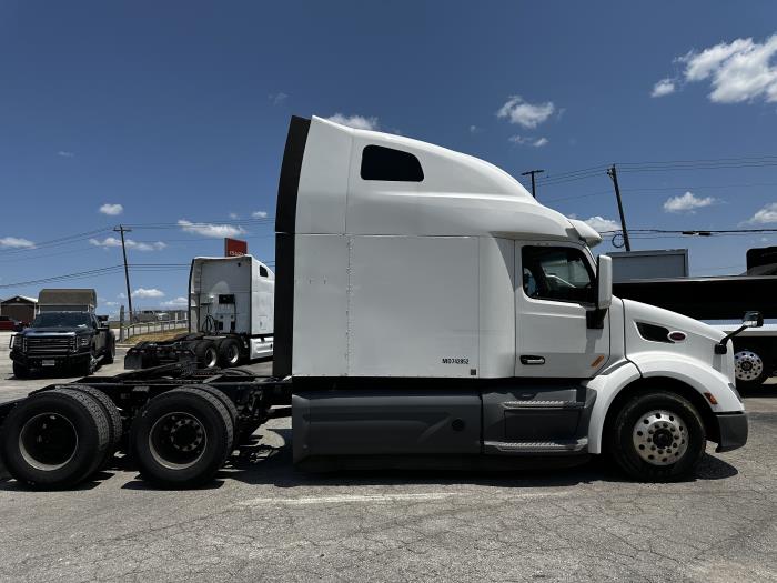 2021 Peterbilt 579-7