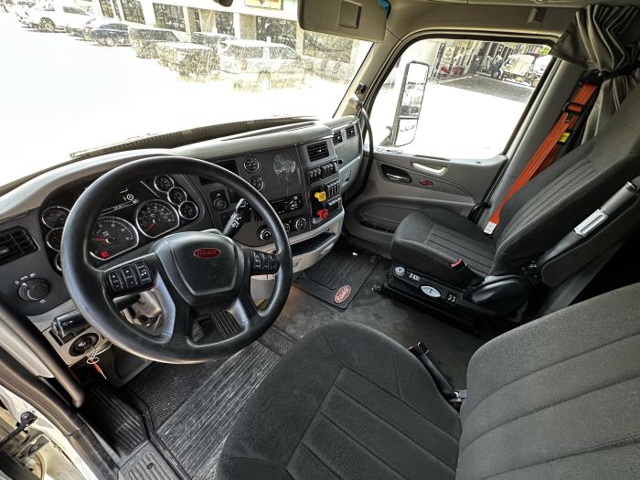 2021 Peterbilt 579-10