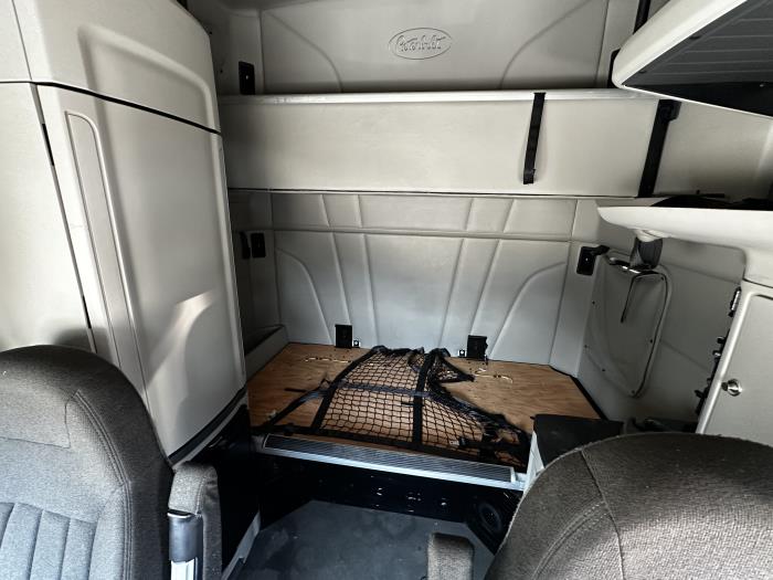 2021 Peterbilt 579-12