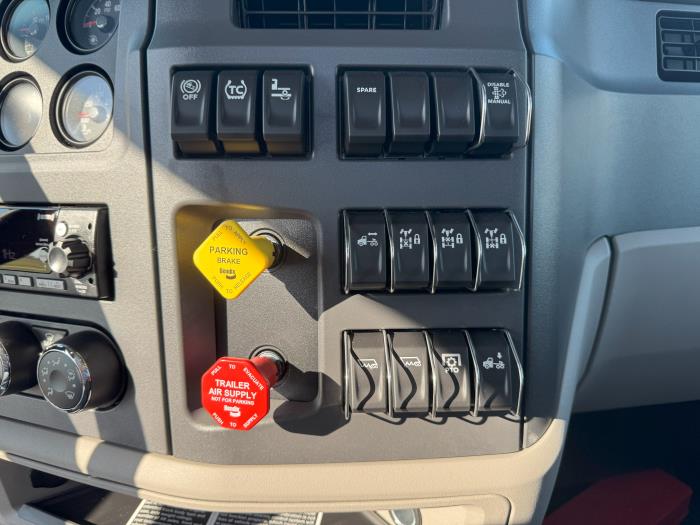 2026 Peterbilt 567-16