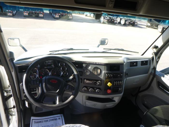 2021 Peterbilt 579-19