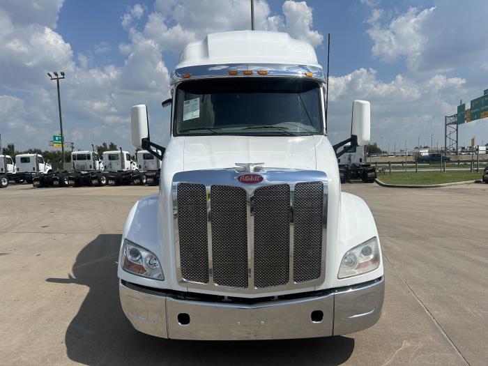 2020 Peterbilt 579-8