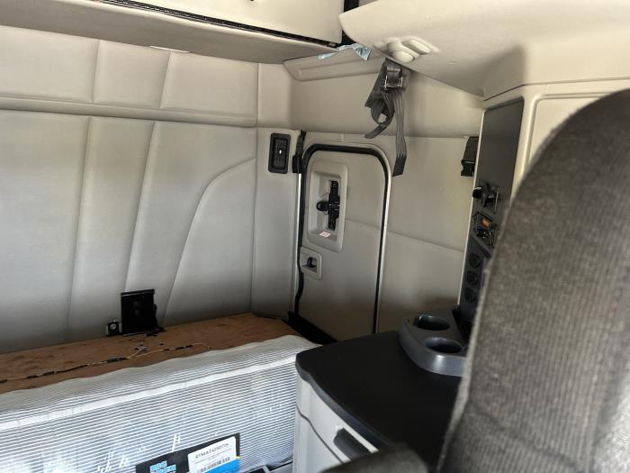 2020 Peterbilt 579-33