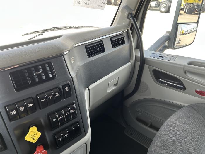 2020 Peterbilt 579-35