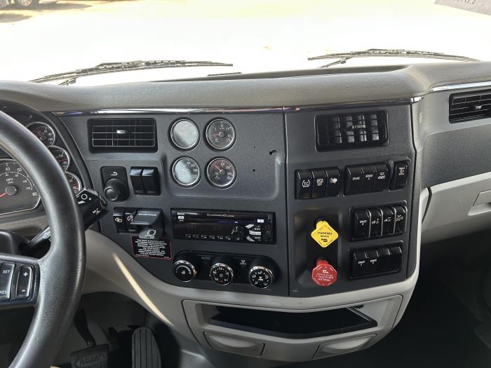 2020 Peterbilt 579-36