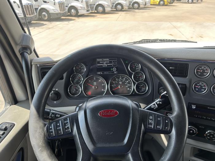 2020 Peterbilt 579-37