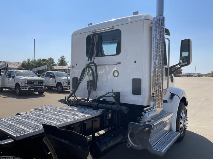 2020 Peterbilt 579-8