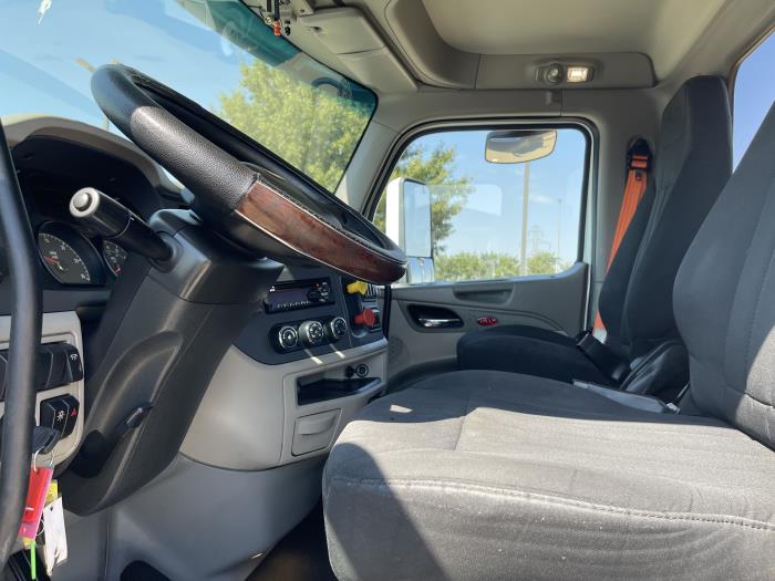 2020 Peterbilt 579-17