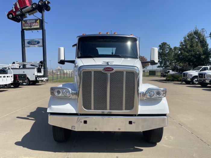 2022 Peterbilt 567-2