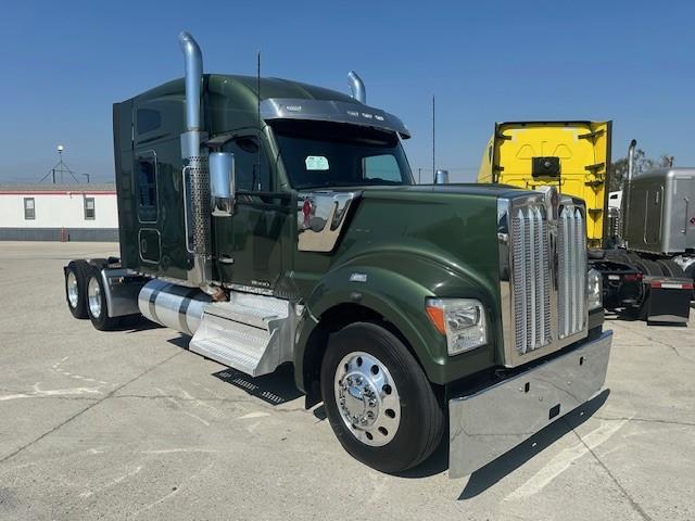 2021 Kenworth W990-2