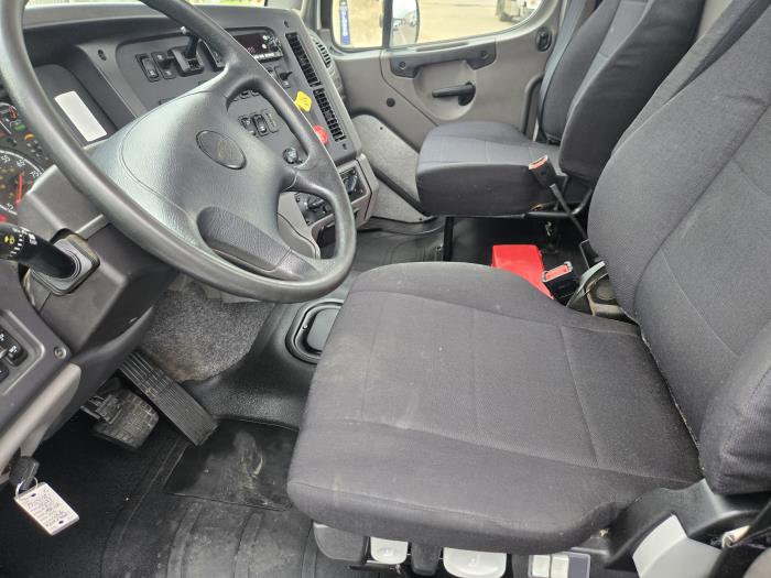 2023 Freightliner Business Class M2 112-4