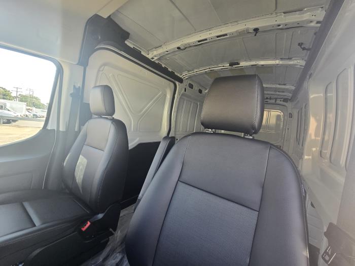 2026 Ford Transit-250-9