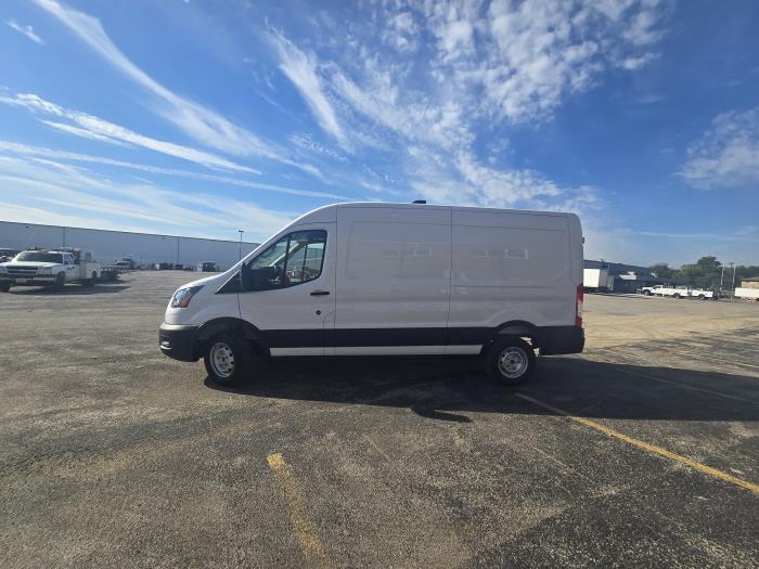 2026 Ford Transit-250-2