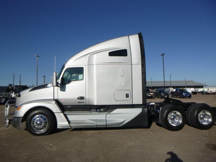 2023 Kenworth T680 photo 3