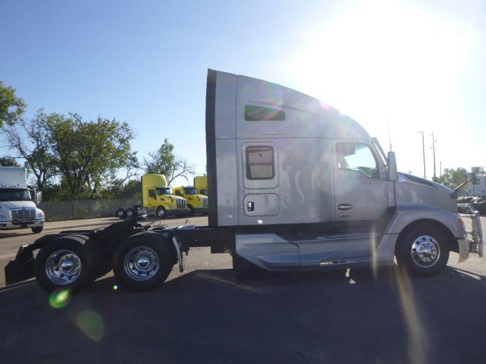 2023 Kenworth T680-8