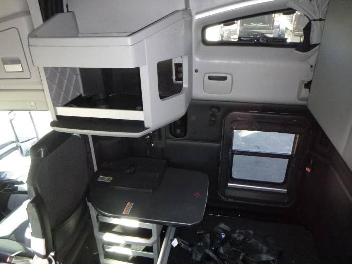 2023 Kenworth T680-16