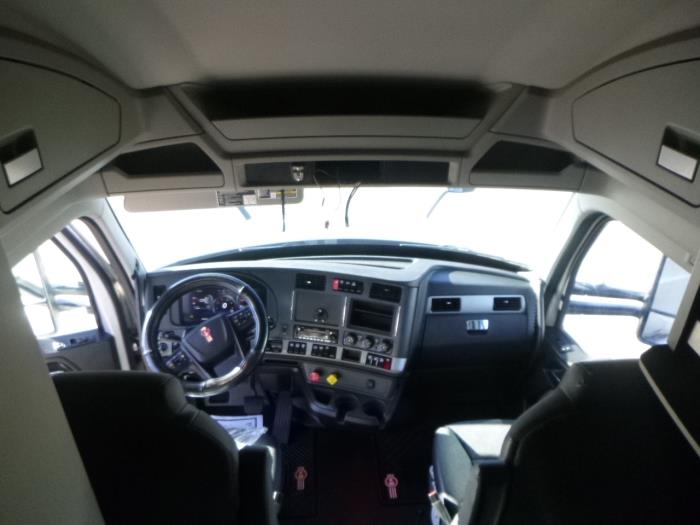 2023 Kenworth T680-17