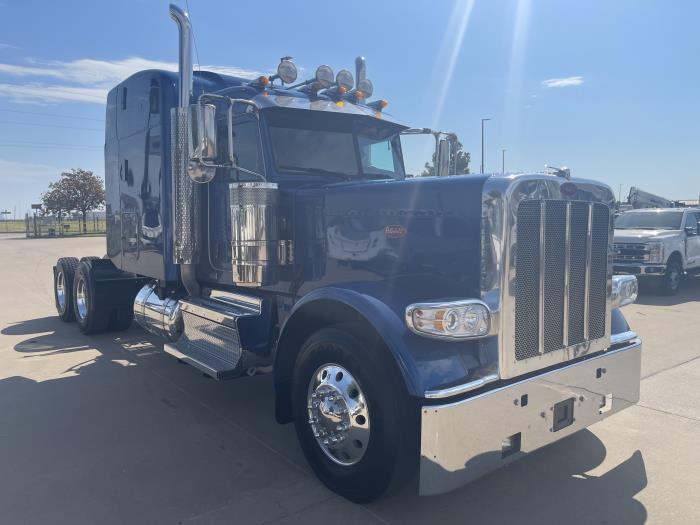 2024 Peterbilt 389 photo 4