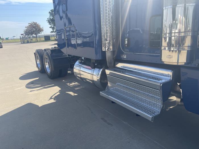 2024 Peterbilt 389-4