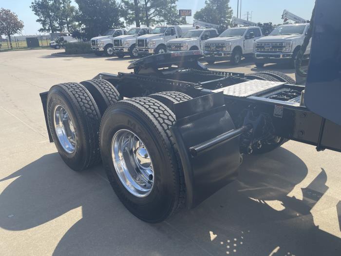 2024 Peterbilt 389-5