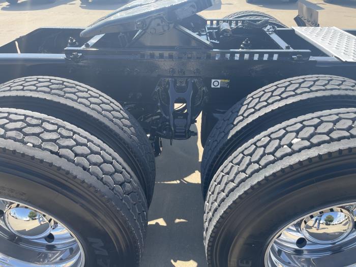 2024 Peterbilt 389-6