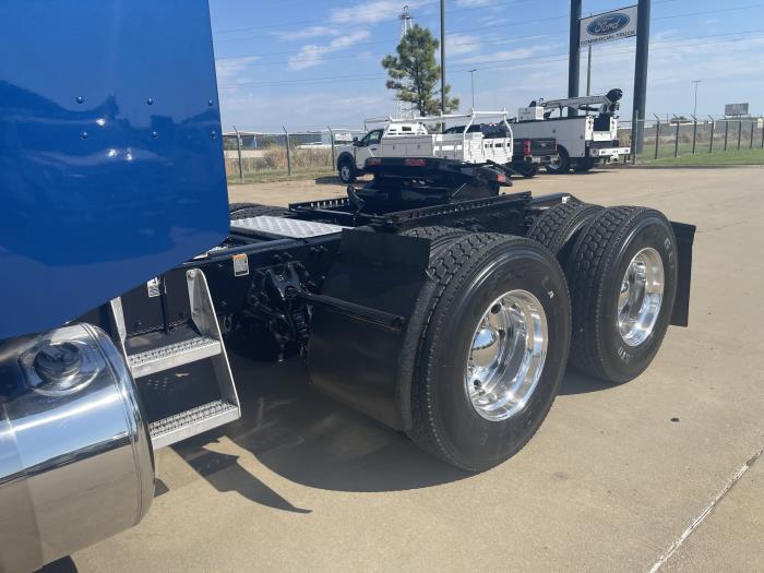 2024 Peterbilt 389-13