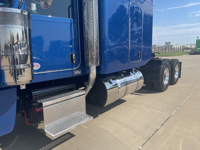 2024 Peterbilt 389-14