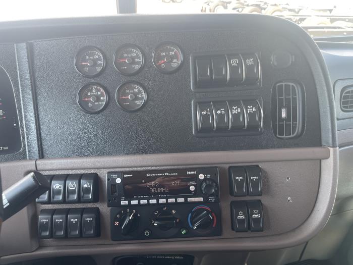 2024 Peterbilt 389-16
