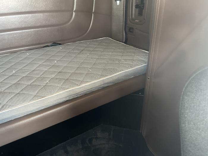 2024 Peterbilt 389-20