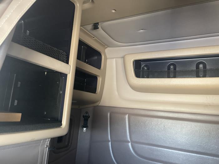 2024 Peterbilt 389-23