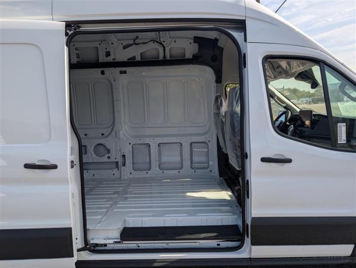 2026 Ford Transit-350-8