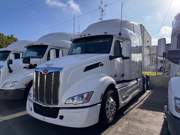 2022 Peterbilt 579-1