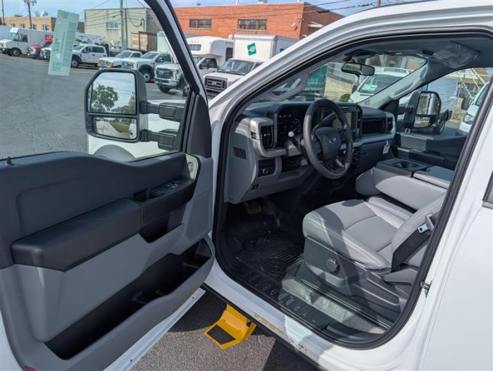2025 Ford F-450-12
