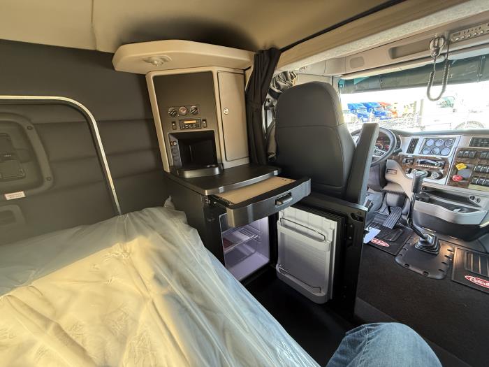 2026 Peterbilt 589-26