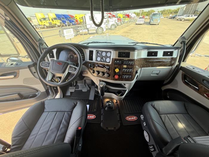 2026 Peterbilt 589-27