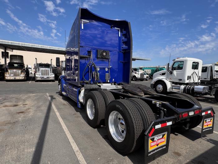 2022 Peterbilt 579-8