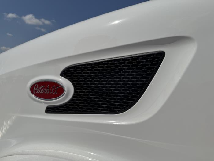 2026 Peterbilt 567-6