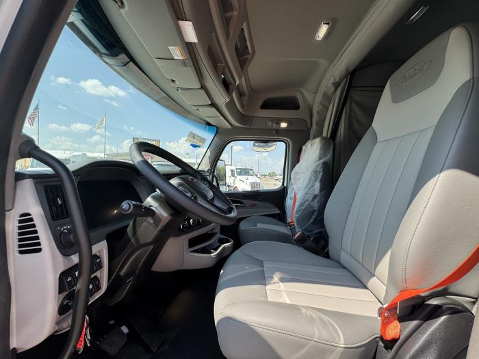 2026 Peterbilt 567-7