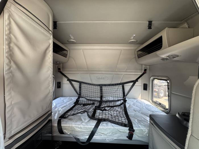 2026 Peterbilt 567-8