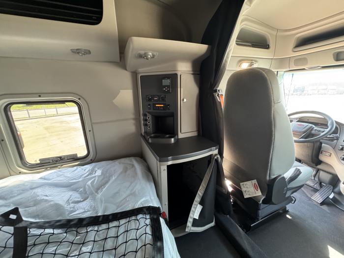 2026 Peterbilt 567-9