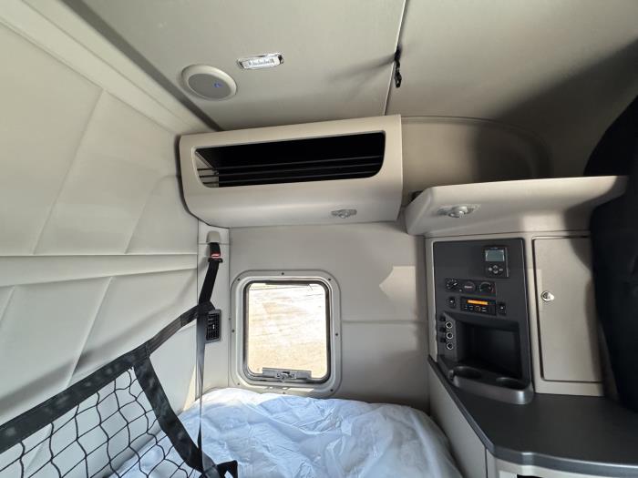 2026 Peterbilt 567-10