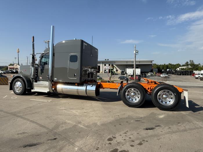 2026 Peterbilt 589-7