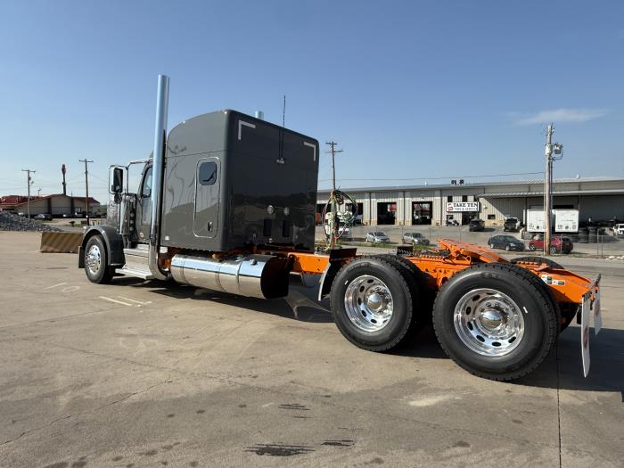 2026 Peterbilt 589-8